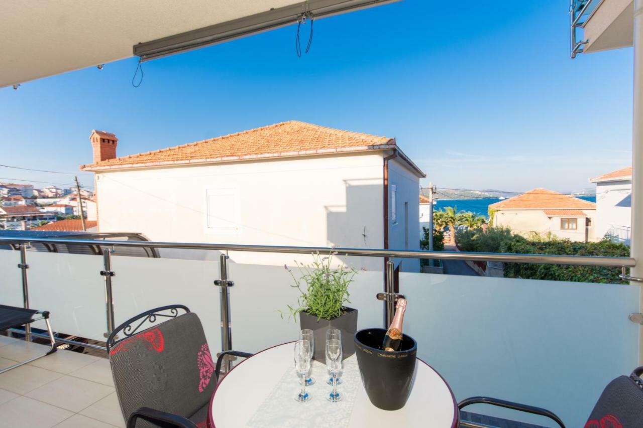 Apartments Cavar Trogir Extérieur photo